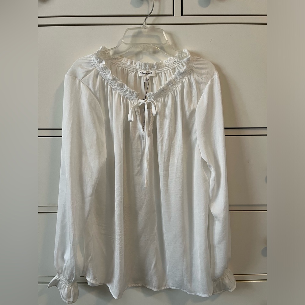 NWT Women’s DANCE & MARVEL White Long Sleeve Blouse sz S